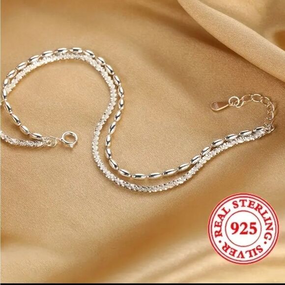 Elegant 925 sterling silver charm bracelet. - Picture 3 of 9